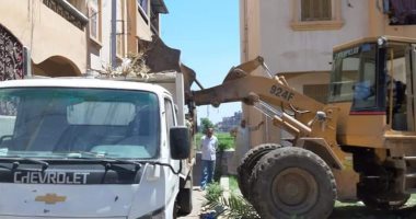 صور.. رفع 80 طن قمامة ومخلفات خلال حملة نظافة مكبرة بالبحيرة