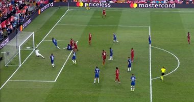 ليفربول ضد تشيلسي.. حارس البلوز يمنع صلاح من هدف الريدز الثانى 