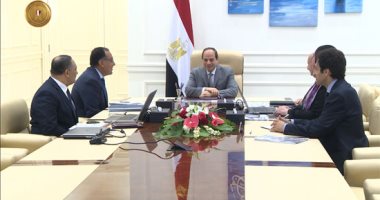 السيسى يجتمع بمدبولى لبحث سبل التغلب على معوقات المسثمرين الصناعيين..فيديو
