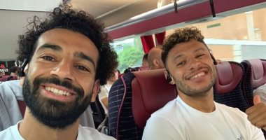محمد صلاح يحتفل بعيد ميلاد تشامبرلين عبر "تويتر"