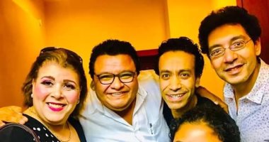 خالد جلال يشهد العرض المسرحى "المتفائل" على المسرح القومى