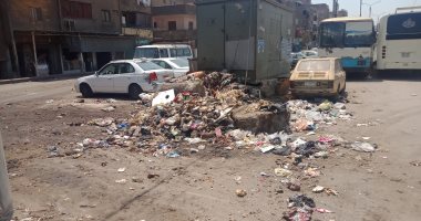 اضبط مخالفة.. القمامة تحيط بكابينة كهرباء بحى غرب شبرا الخيمة