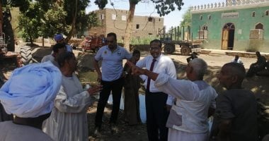 مدير رى أسوان يتفقد زمام هندسات إدفو ويلتقى بالمنتفعين 
