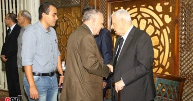 كبار الصحفيين والإعلاميين يشاركون فى عزاء شقيقة الكاتب الصحفى مكرم محمد أحمد