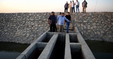 صور .. محافظ الفيوم يتفقد الحزام الأمن ببحيرة قارون