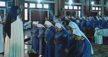 صور.. بطريرك الكاثوليك يحتفل باليوبيل الذهبى لراهبات قلب يسوع