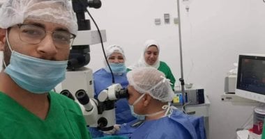 صور.. منظومة التأمين الصحى ببورسعيد تنقذ عين بائع متجول أصيبت بجسم معدنى