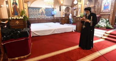 البابا تواضروس يتمم رهبنة 24 أخت جديدة بدير الأمير تادرس بحارة الروم.. صور