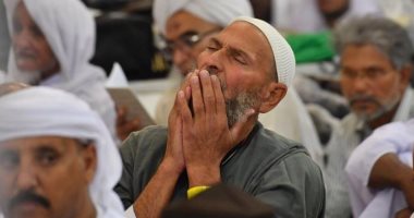 خشوع وخنوع لله.. الحجاج يعيشون أجواء روحانية بالمسجد النبوى.. صور