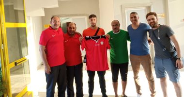 صور.. الطلائع يتعاقد مع لاعب المنتخب الأولمبى الفلسطينى