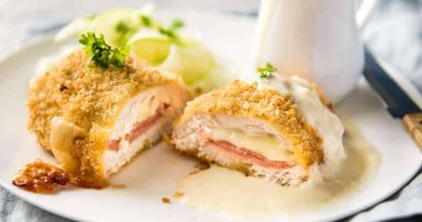 بخطوات سهلة وبسيطة .. طريقة عمل الـ Cordon Bleu في المنزل