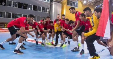 نجوم الفن والرياضة يهنئون منتخب كرة اليد للناشئين بإنجازه التاريخى.. الحضرى: مبروك للرجالة.. محمد إمام: شرفتونا.. خالد النبوى: مصر أحلى بشبابها.. وأحمد الأحمر: مليون مبروك للمنظومة الناجحة
