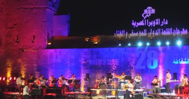"زدنى بفرط الحب".. كايرو ستيبس تفتتح مهرجان القلعة الموسيقى.. صور