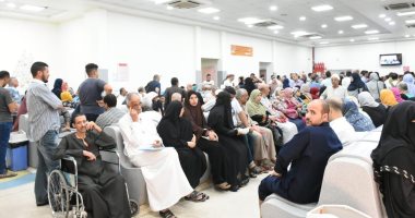 صور.. رئيس جامعة القاهرة: معهد الأورام يستقبل مرضاه بكامل طاقته