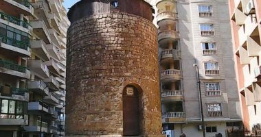 صور .. إزالة تعديات طاحونة المندرة الآثرية بالإسكندرية 