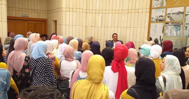 طلاب الجامعات المصرية يزورون متحف رشيد القومى (صور)