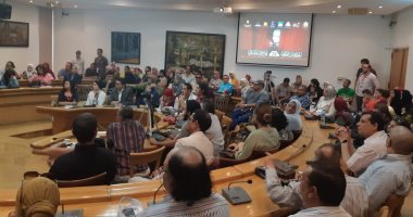 إقبال جماهيرى كبير على أولى ندوات المهرجان القومى للمسرح المصرى 