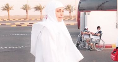 شاهد.. المطربة أمل حجازى تؤدى طواف الوداع 