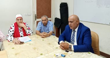 مدير تعليم الجيزة يناقش الاستعداد للعام الدراسى الجديد مع مديرى الإدارات