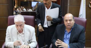 محافظ جنوب سيناء يعتمد عقود تقنين الأوضاع بمدينة أبورديس 