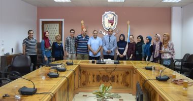 رئيس جامعة سوهاج يستقبل وفد طلابى من جامعتى النمسا وإندونيسيا