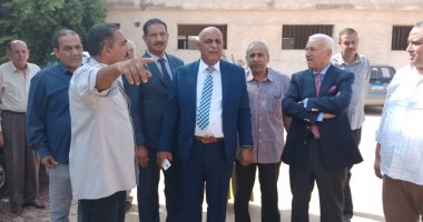 مدير تعليم الجيزة يتابع أعمال الصيانة بالمدارس استعدادا للعام الدراسى الجديد