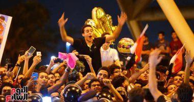صور.. بعثة ناشئى اليد تصل مطار القاهرة بعد التتويج بكأس العالم