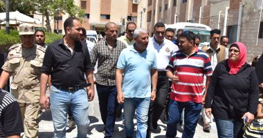 محافظ مطروح يوجه بدراسة طلب مواطنه بزرع كلى لابنتها وإقامة مركز لعلاج الكلى
