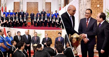 الرئيس يستقبل منتخب ناشئى كرة اليد بقصر الاتحادية ويمنحهم وسام الرياضة من الطبقة الأولى..السيسي يوجه بتوفير كافة الإمكانات لأبطال العالم: أنتم قدوة فى التفوق و العزيمة وصولا للهدف..واللاعبون:نشعر بالفخر..فيديو 