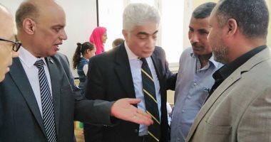 قيادات التعليم والإستثمار الأغذية العالمي يزورون مشروع المدرسة الذكية بالأقصر