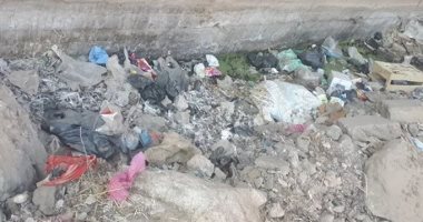 شكوى من تراكم القمامة فى شارع محمود عزب بمسطرد