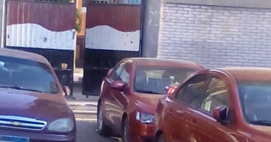 اضبط مخالفة.. سور مدرسة المصريين الثانوى بشبرا الخيمة جراج لسيارات الأهالى