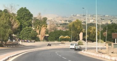 صيفك معانا.. علاء يشارك بصورة للمناظر الخلابة بأسوان