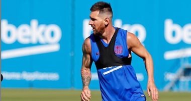 ميسي يظهر بـ"نيولوك" فى تدريبات برشلونة قبل مواجهة بيتيس.. صور 