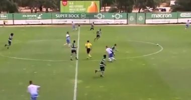 صدق أو لا تصدق.. فريق يسجل هدفا دون لمس الكرة فى البرتغال.. فيديو
