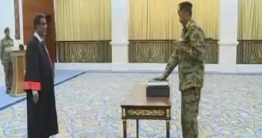 أول صورة لآداء عبدالفتاح البرهان اليمين رئيسا للمجلس السيادى فى السودان