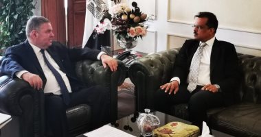  سفير سنغافورة بالقاهرة يزور وزارة قطاع الأعمال لبحث التعاون فى مجال النقل البحرى