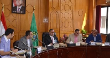 اللواء حمدى عثمان يستعرض استعدادات مهرجان الإسماعيلية الدولى للفنون الشعبية