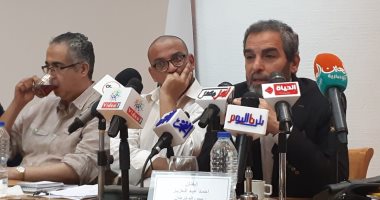 أحمد عبد العزيز: مسارح وسط البلد تهدمت وحل محلها "محلات الشباشب"