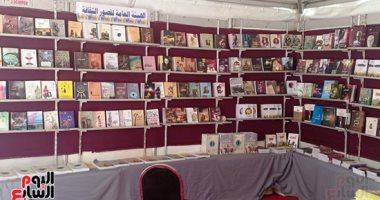 شاهد الاستعدادات الأخيرة لمعرض مرسى مطروح للكتاب قبل افتتاحه بساعات