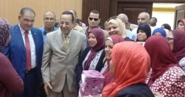 محافظ شمال سيناء يلتقى مديرى المدارس لمتابعة استعدادات العام الدراسى