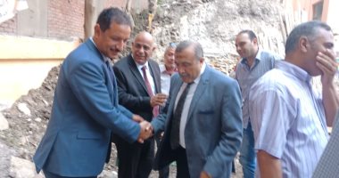 مدير تعليم الجيزة يتفقد أعمال الصيانة بالمدارس قبل بدء العام الدراسى