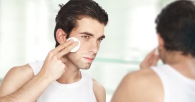 عشان تفضل بكامل أناقتك.. وصفات طبيعية لترطيب البشرة للرجال