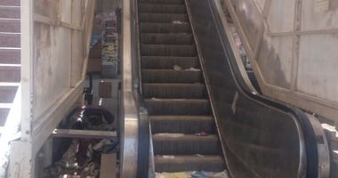 معاناة لكبار السن.. شكوى من تعطل السلم الكهربائى فى أرض اللواء بالجيزة