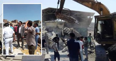 صور.. الانتهاء من هدم مدابغ سور مجرى العيون بالكامل ونقلها للروبيكى.. محافظة القاهرة: البدء فى نقل السكان خلال أيام لوحدات مجهزة بالأسمرات.. تحويل المنطقة من بؤرة للتلوث لمقصد سياحى وواجهة حضارية للعاصمة