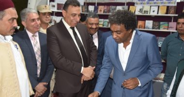 فيديو.. إقبال أهالى مطروح على معرض الكتاب عقب افتتاحه بقصر الثقافة