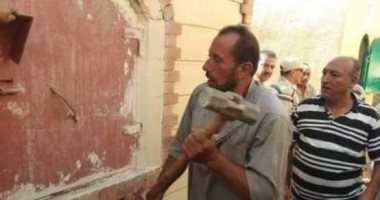 إزالة 5 مقابر مخالفة  مقامة على الأراضى الزراعية بالمنوفية 