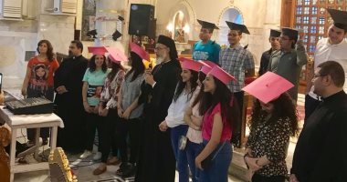 مطران المنيا للكاثوليك يكرم الناجحين فى الثانوية العامة