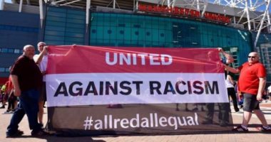 جماهير مانشستر يونايتد تدعم بوجبا ضد كريستال بالاس