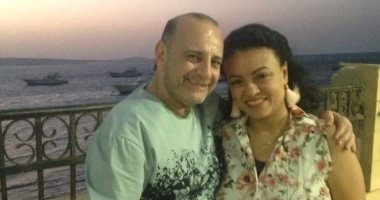 صيفك معانا.. هبة تشارك بصورة مع زوجها فى الغردقة